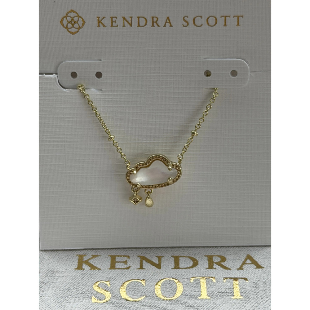 Kendra Scott white necklace